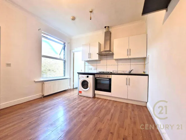 Southsea Road, Kingston Upon Thames, KT1, photo 2