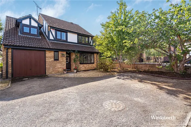 Shire Close, Bagshot, GU19, photo 1