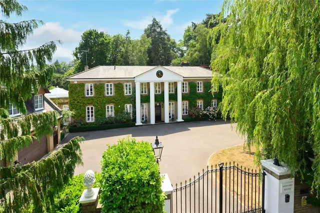 Old Avenue, St George's Hill, Weybridge, Surrey, KT13 0QB, photo 1