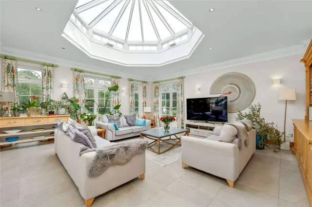 Photo 3 — Old Avenue, St George's Hill, Weybridge, Surrey, KT13 0QB