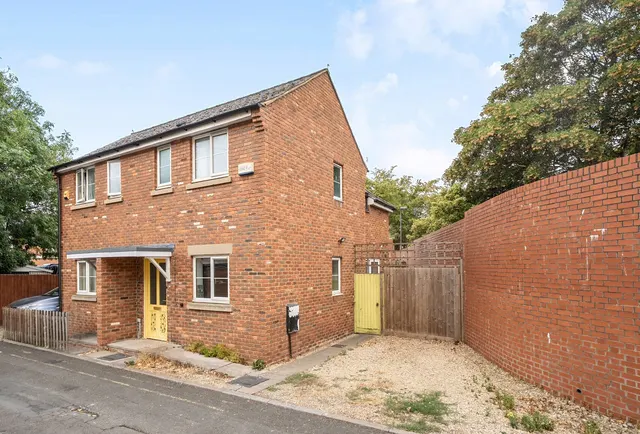 Old Tram Road, Gloucester, GL1 1SJ, photo 1