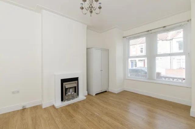 London, SW17, photo 3