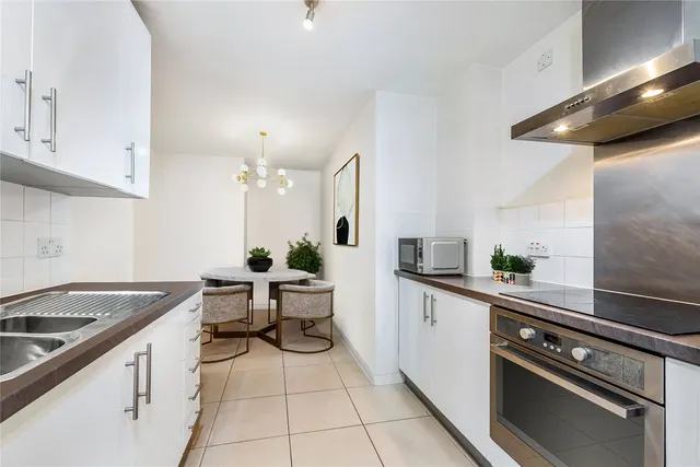 Admiral House, St George Wharf, SW8, photo 2
