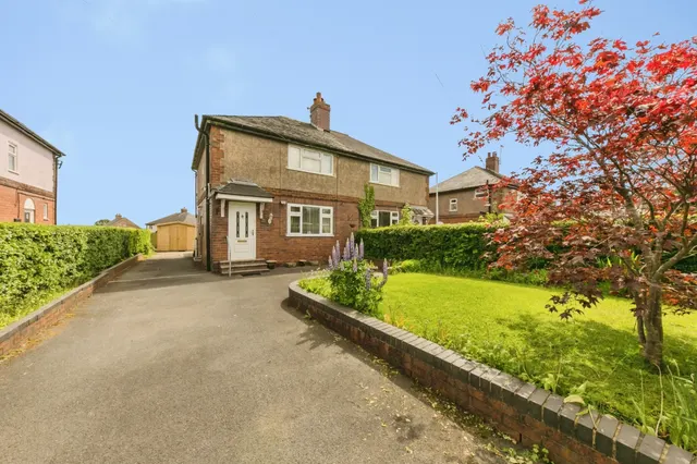 Uttoxeter Road, Alton, Stoke-On-Trent, photo 1