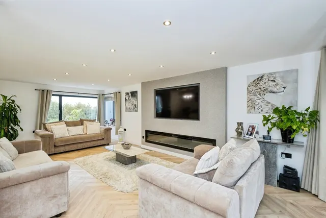 Bracklesham Road, Hayling Island, PO11, photo 2