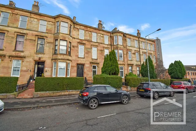 4 bedroom flat — 4 bedroom Top Floor Flat To Let