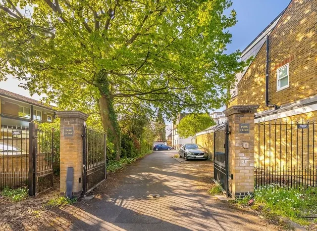 Park Close, Kingston Upon Thames, KT2, photo 1