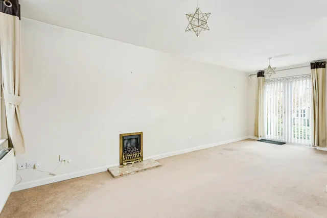 Town Gate Close, Guiseley, LS20, photo 3