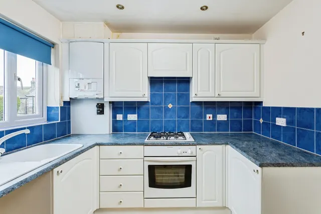 Town Gate Close, Guiseley, LS20, photo 2