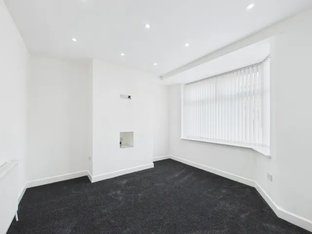 Leeds Road, Eccleshill, BD2, photo 3