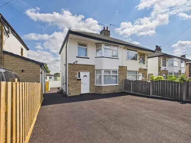 Leeds Road, Eccleshill, BD2, photo 1