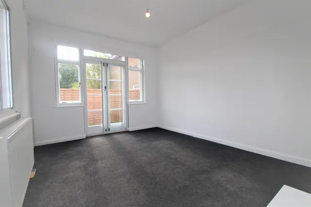 Fernleigh Court, North Harrow, HA2, photo 3