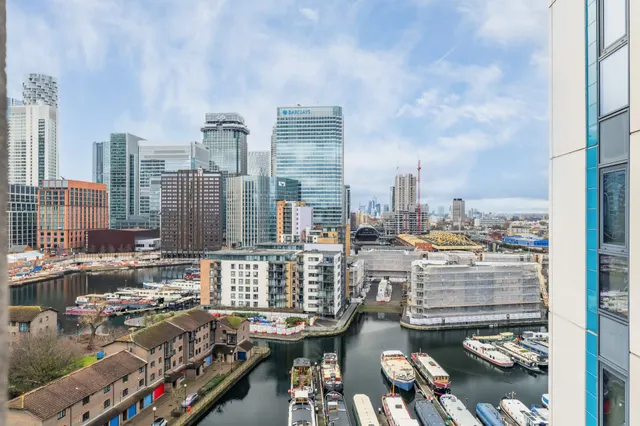 Photo 3 — Yabsley Street, London, E14
