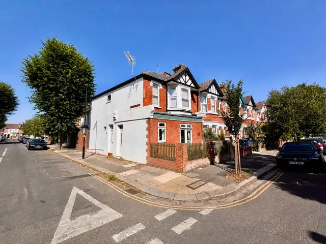 Seaford Road, photo 1