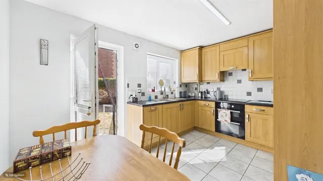 Farriers Court, Orton Longueville, photo 3
