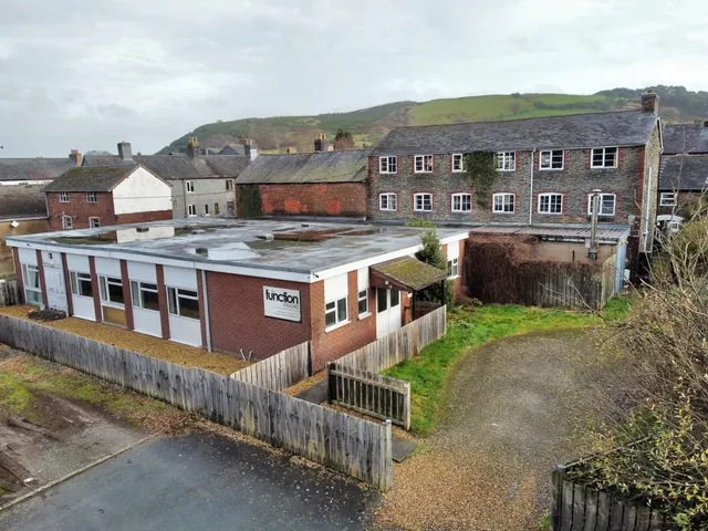 Off High Street, Llanidloes, photo 1
