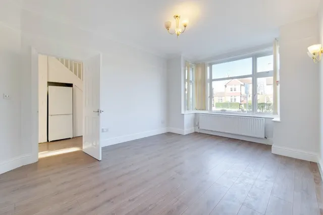 Latchmere Road, Kingston Upon Thames, KT2, photo 3