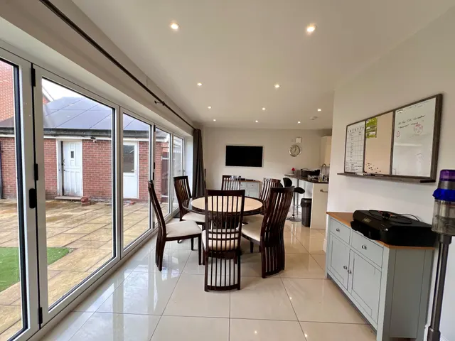 Fernywood Close, Worcester, WR2, photo 2