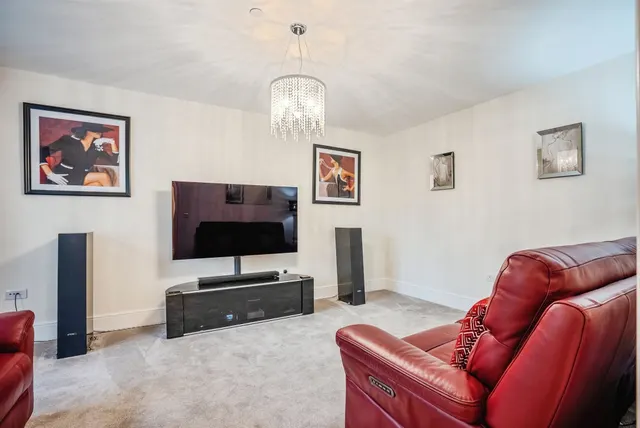 Lave Way, Caldicot, NP26, photo 3