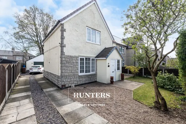 Fryston Road, Castleford, photo 1