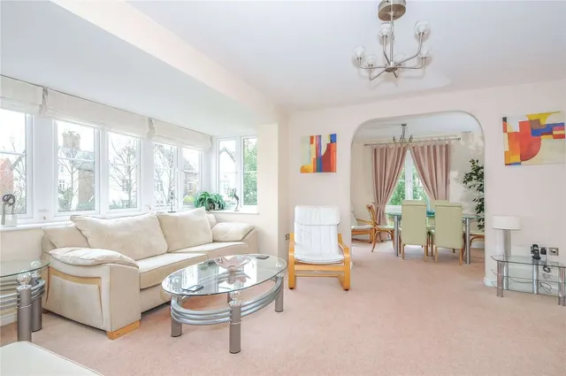 Trevelyan Court, Windsor, SL4, photo 2
