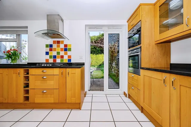 Photo 3 — Weatherby Road, Luton, Bedfordshire, LU4