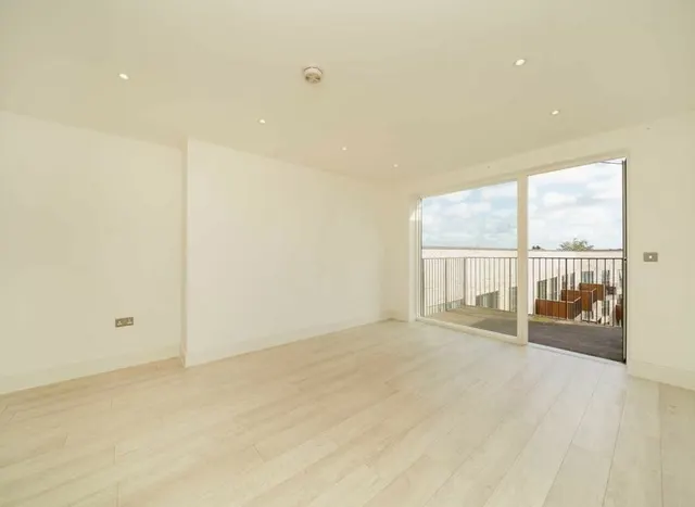 Photo 2 — Lakeside Drive, Acton, NW10