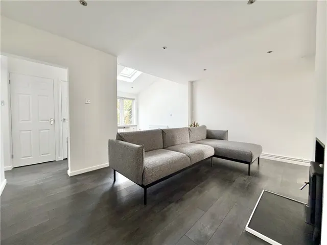 Fairview Drive, Romsey, SO51, photo 3