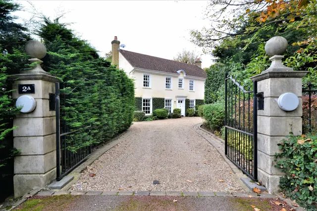 Coombehurst Close, Hadley Wood, EN4 0JU, photo 1