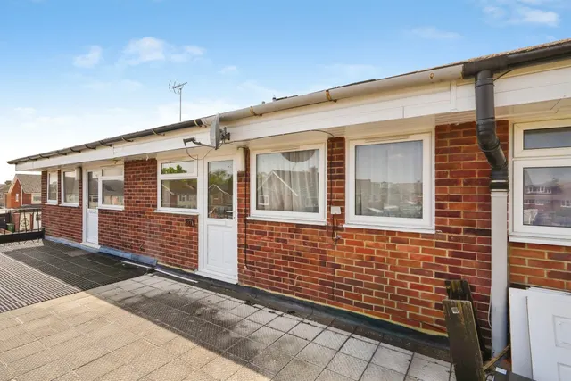 Brasenose Road, Didcot, photo 1