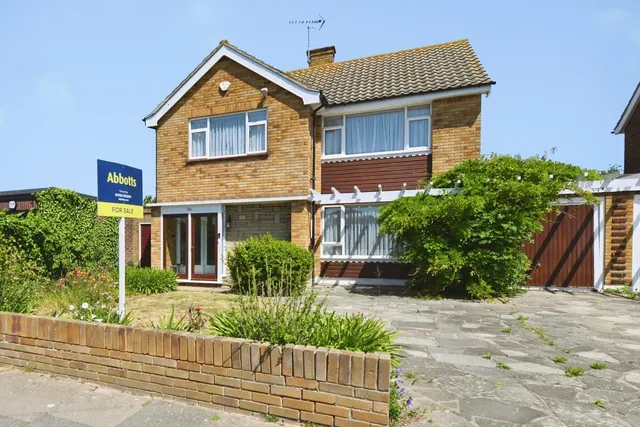 Johnstone Road, Thorpe Bay, Essex, SS1, photo 1
