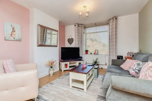Photo 2 — Howard Road, Wollaston, Wellingborough