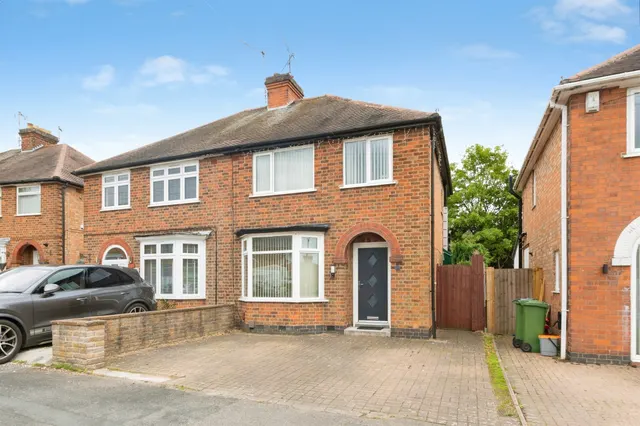 Oakleigh Avenue, Glen Parva, LE2, photo 1
