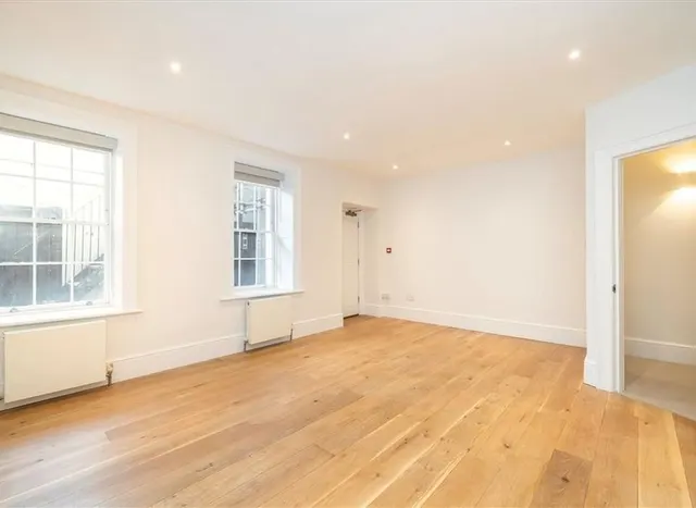 Manchester Street, Marylebone, W1U, photo 2