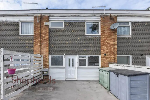 High Road, Broxbourne, EN10, photo 1