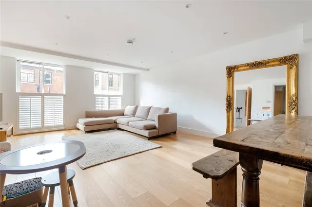 Photo 3 — Owen Street, London, EC1V
