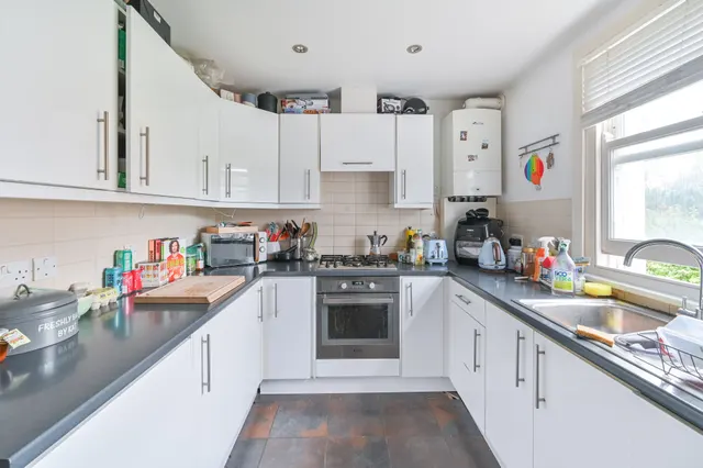 Photo 3 — 58c Copleston Road, London