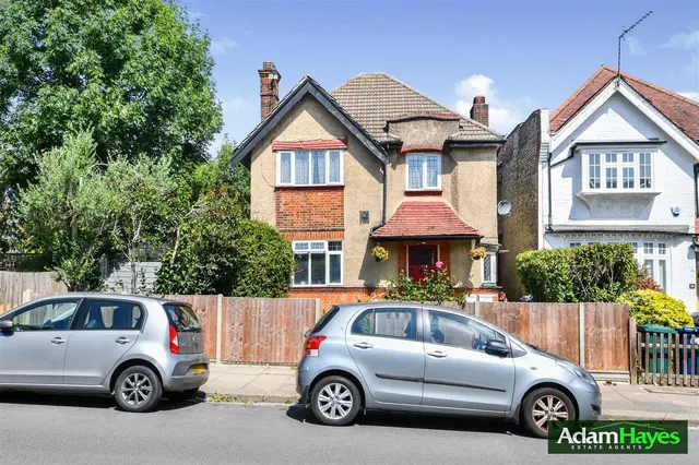 Holdenhurst Avenue, North Finchley, N12, photo 1