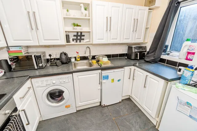 Millbrook Road East, Southampton, SO15, photo 3