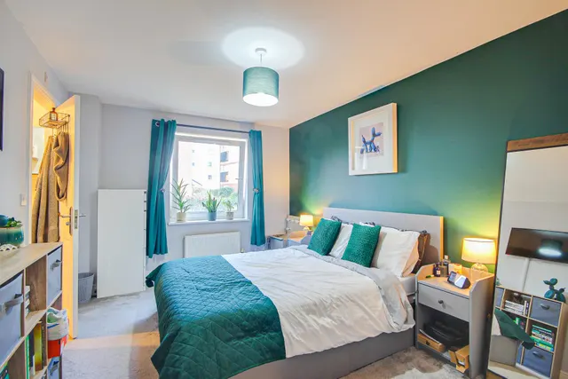 Photo 2 — Longhorn Avenue, Gloucester, GL1