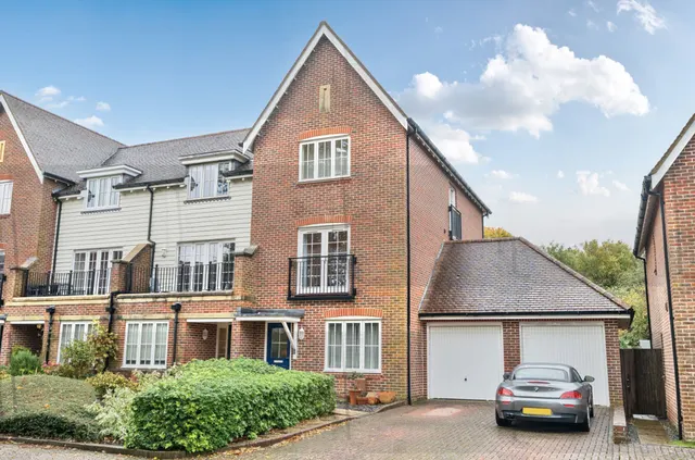 Wealden Drive, Westhampnett, PO18, photo 1