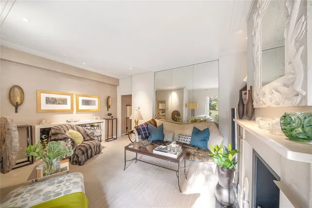 Finborough Road, London, SW10, photo 1