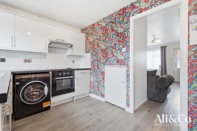 Photo 3 — Shaw Crescent, Tilbury, Essex, RM18 8HY