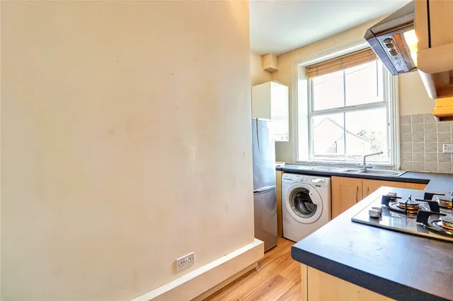 Town Street, Horsforth, LS18, photo 3