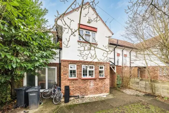 Spring Rise, Egham, photo 1