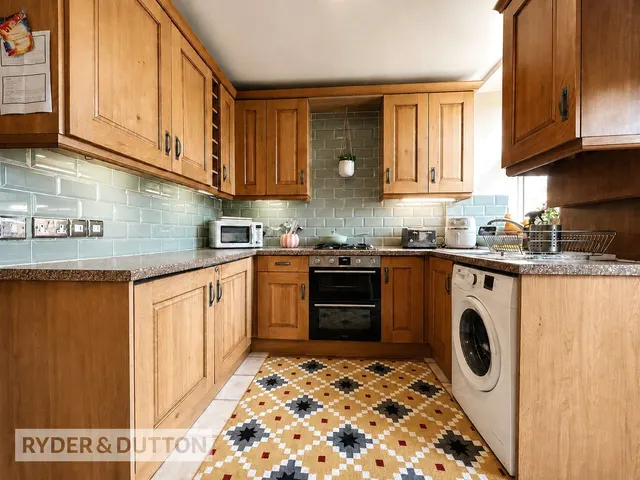 Milton Street, Mossley, OL5, photo 3
