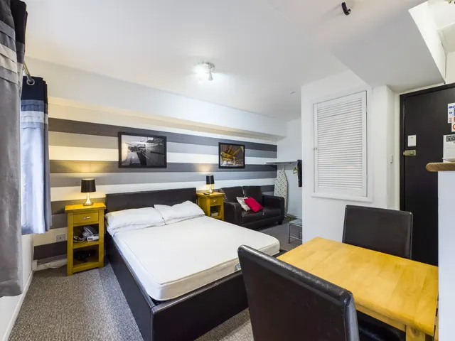 1 bedroom flat — White Lane, The Barbican, Plymouth