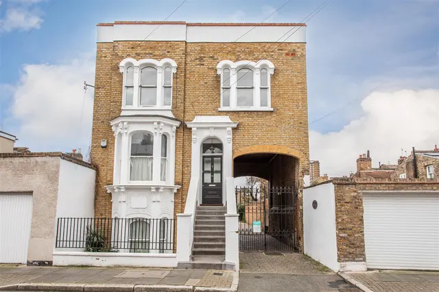 Stanfield Road, Mile End, photo 1