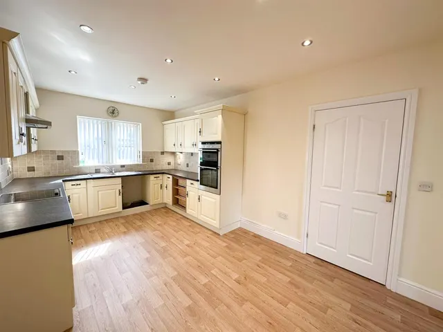 Photo 2 — Highfield Lane, Silsden, BD20 9NA