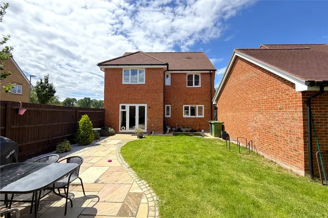 Photo 2 — Millers Land Close, Ash, Surrey, GU12 6GA